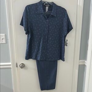 Sag Harbor Navy and blue Patterned Two piece women’s L